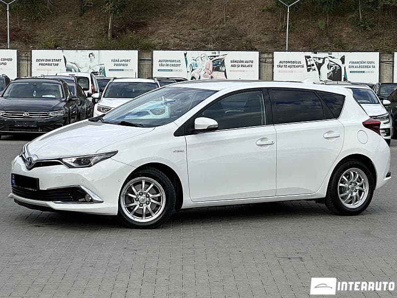 2017 Toyota Auris — Miniatură 2