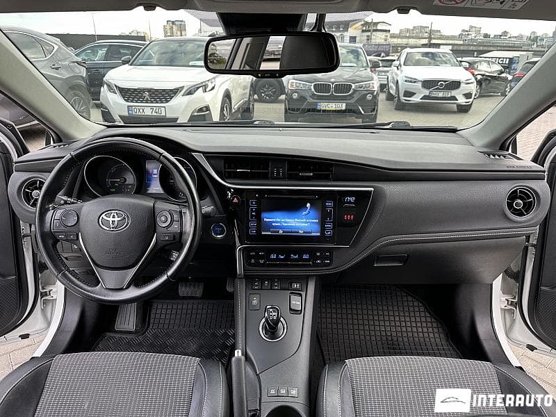2017 Toyota Auris — Miniatură 6