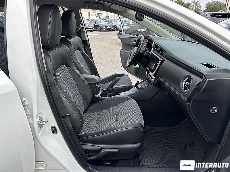 2017 Toyota Auris — Miniatură 13