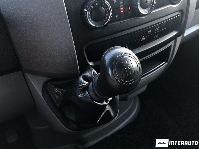 2016 Mercedes Sprinter — Miniatură 12