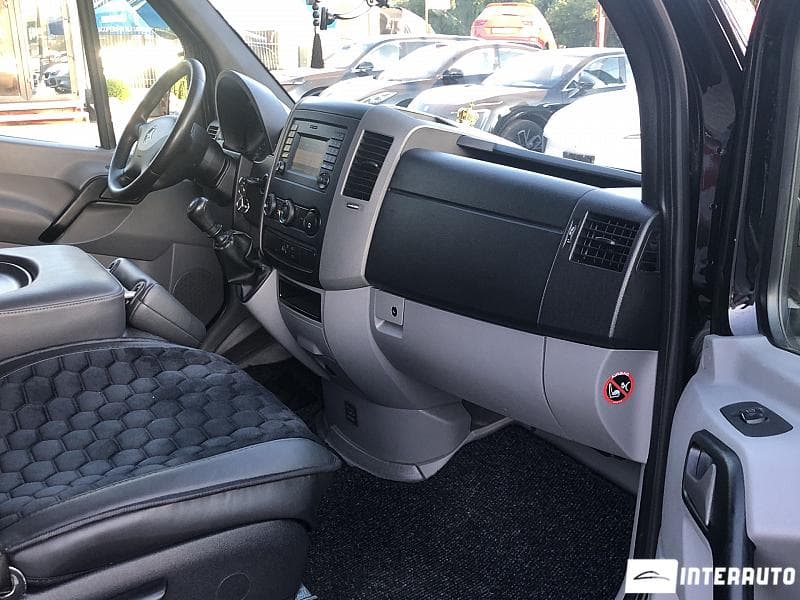 2016 Mercedes Sprinter — Miniatură 14