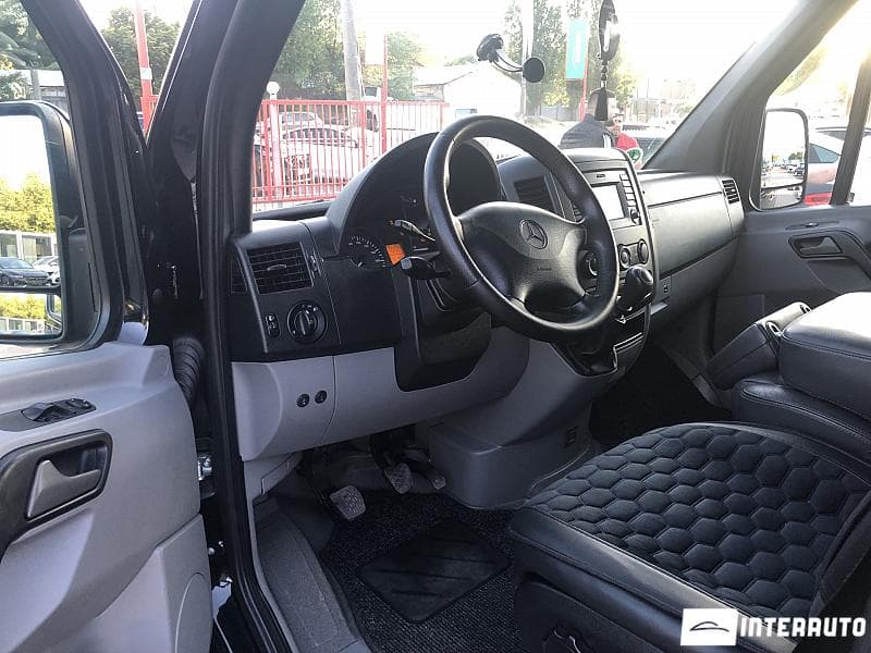 2016 Mercedes Sprinter — Miniatură 6