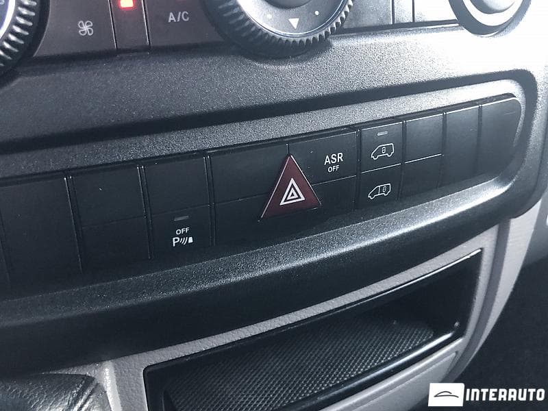 2016 Mercedes Sprinter — Miniatură 11