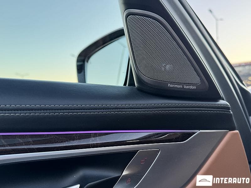 2017 BMW 740e — Miniatură 22