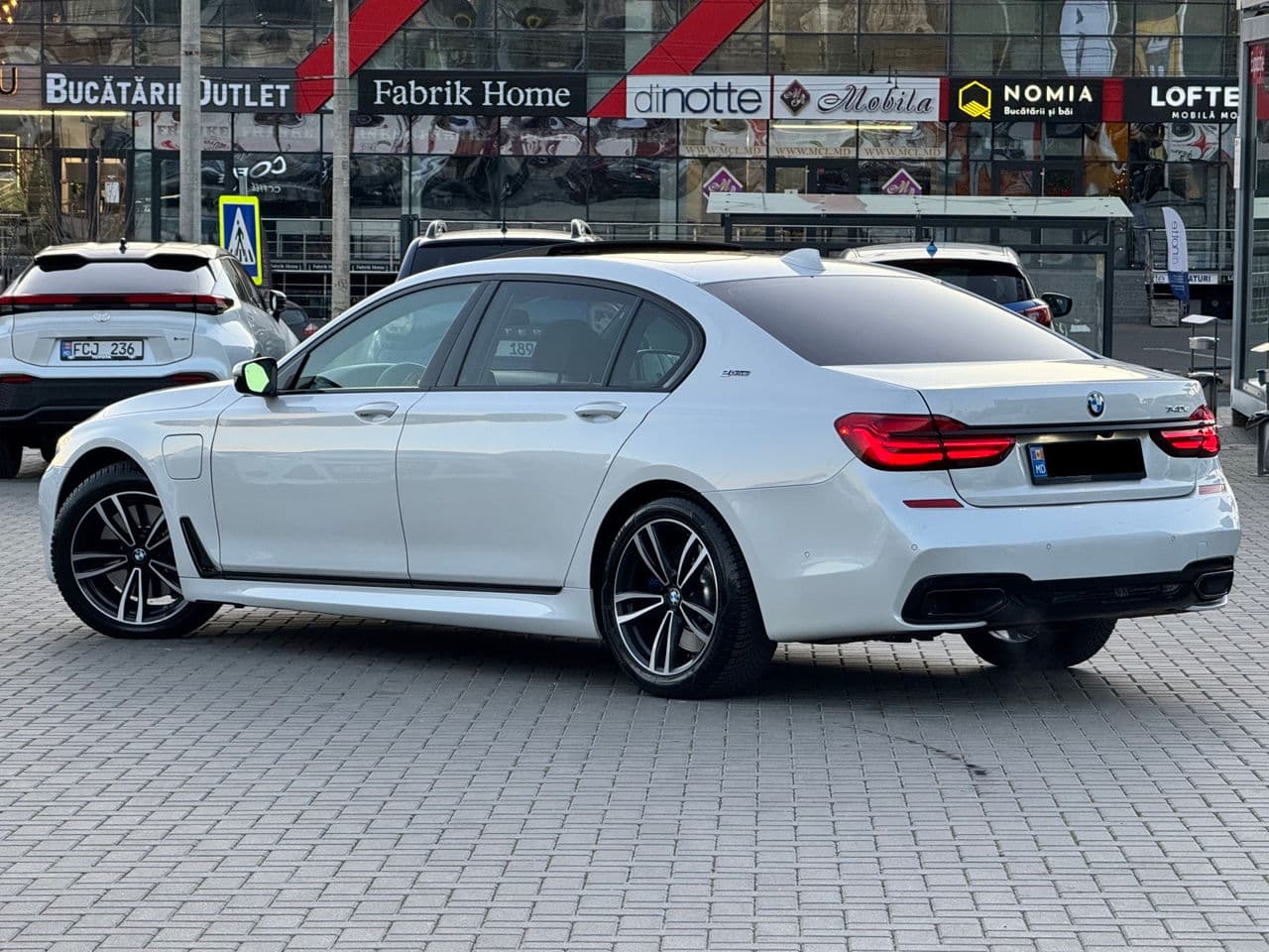 2017 BMW 740e — Miniatură 5