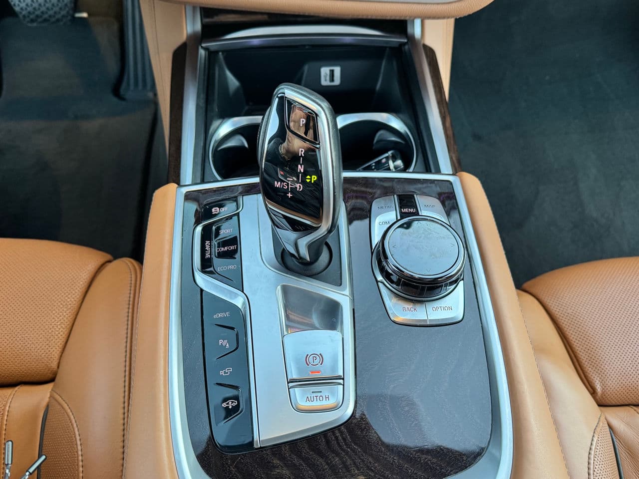 2017 BMW 740e — Miniatură 15