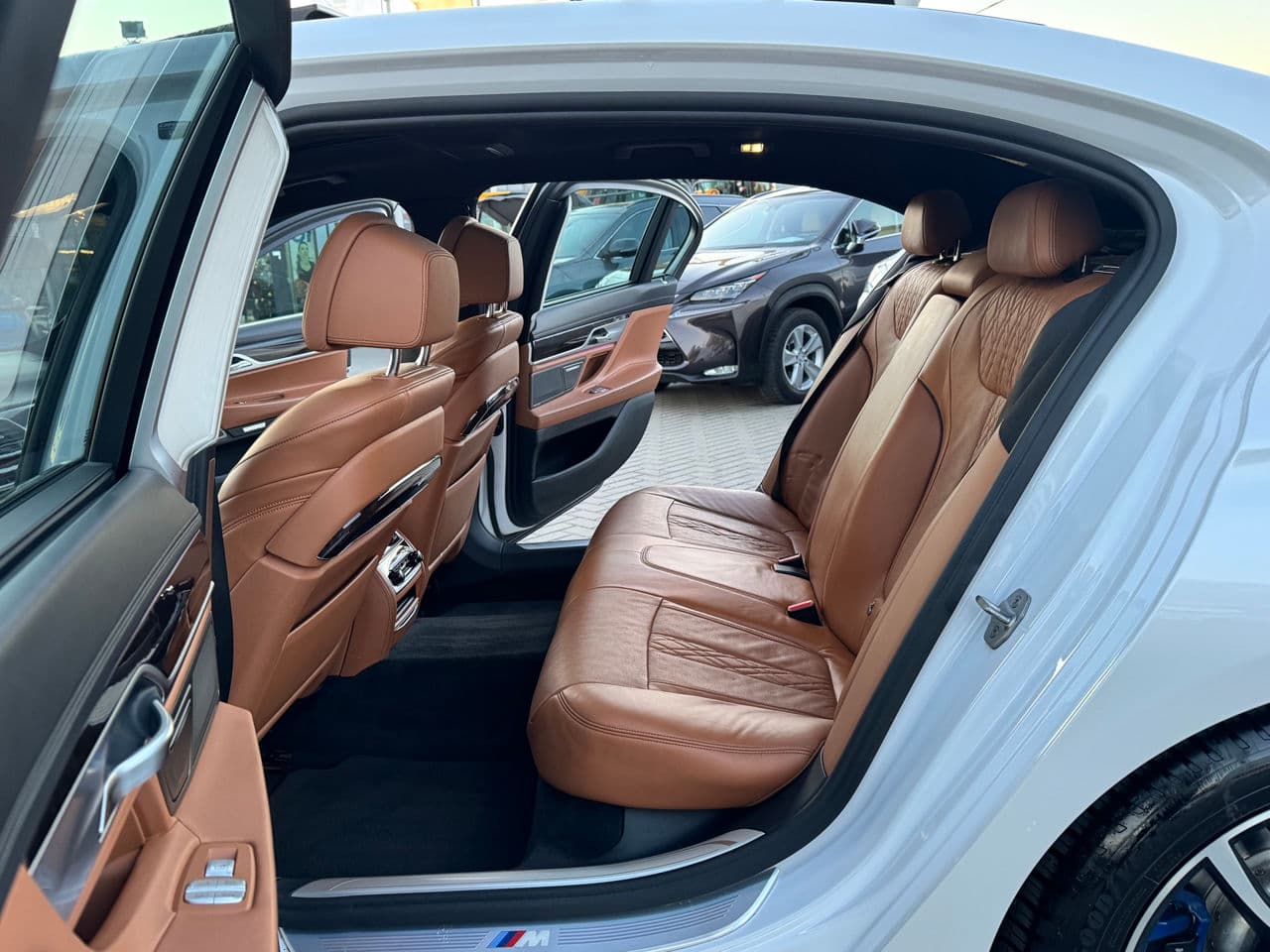 2017 BMW 740e — Miniatură 16