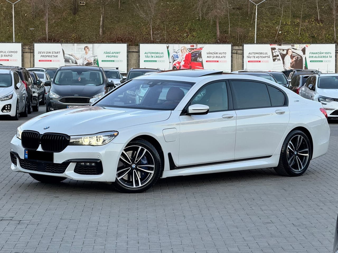 2017 BMW 740e — Miniatură 2