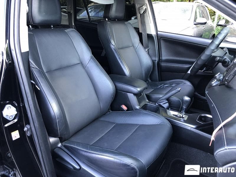 2017 Toyota Rav-4 — Miniatură 8