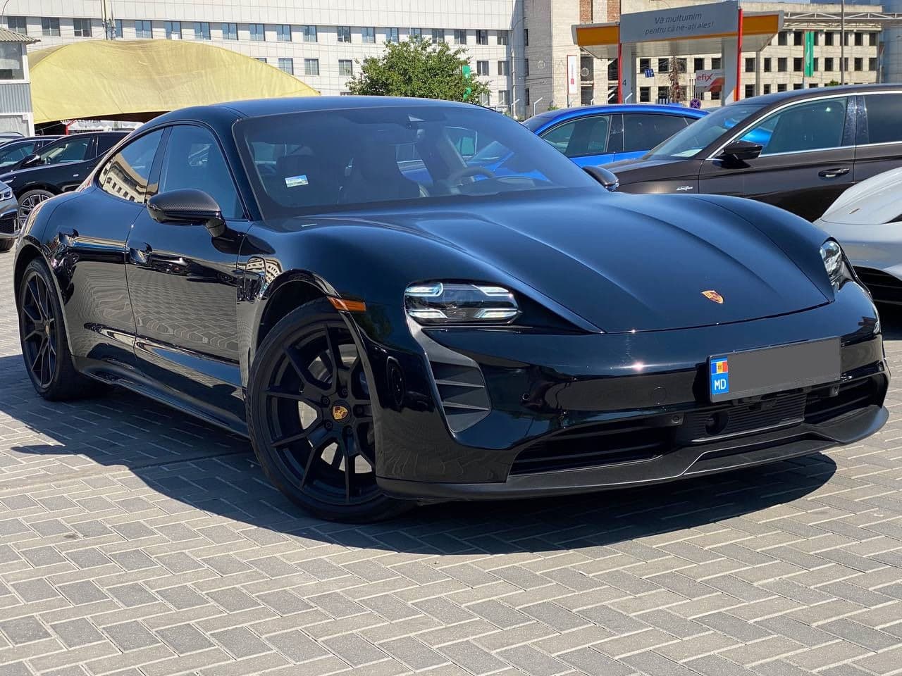 Porsche Taycan GTS 2022 — Миниатюра 3