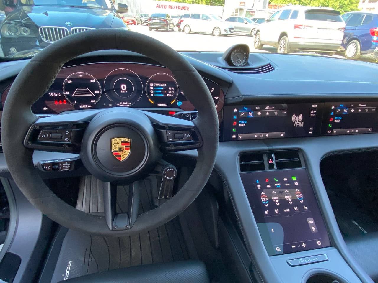 Porsche Taycan GTS 2022 — Миниатюра 9