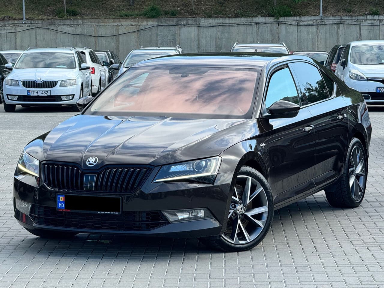 2016 Skoda Superb — Miniatură 3