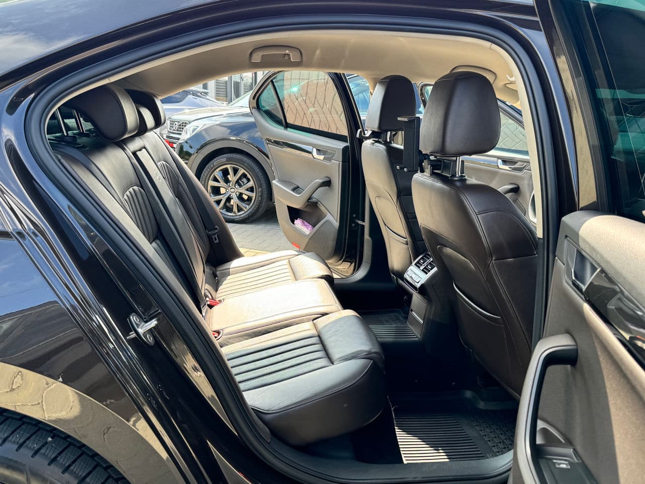 2016 Skoda Superb — Miniatură 7