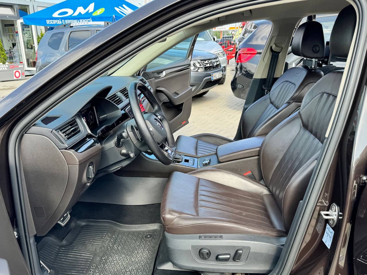 2016 Skoda Superb — Miniatură 5