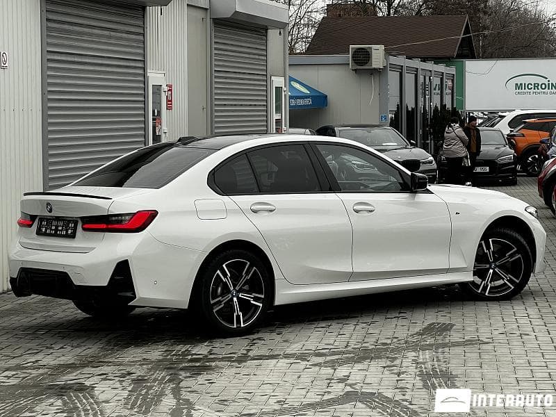 2022 BMW 330E — Miniatură 3