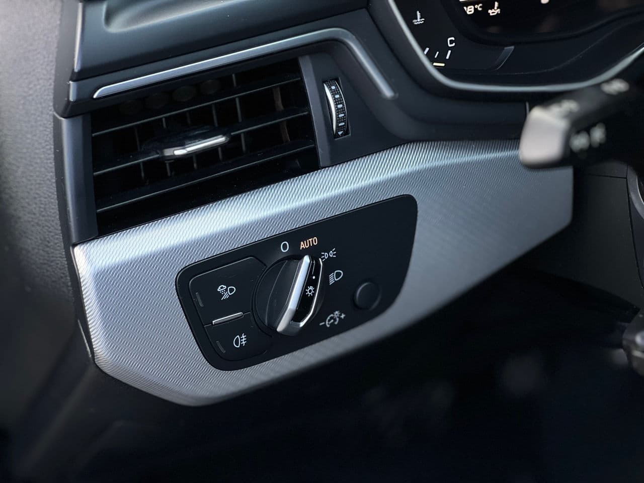2017 Audi A4 — Miniatură 6
