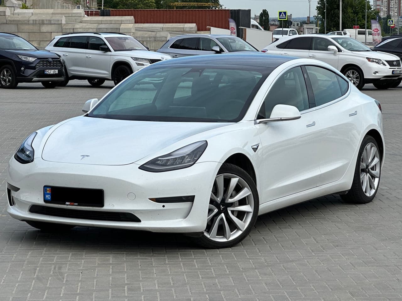 2019 Tesla Model 3 — Miniatură 3