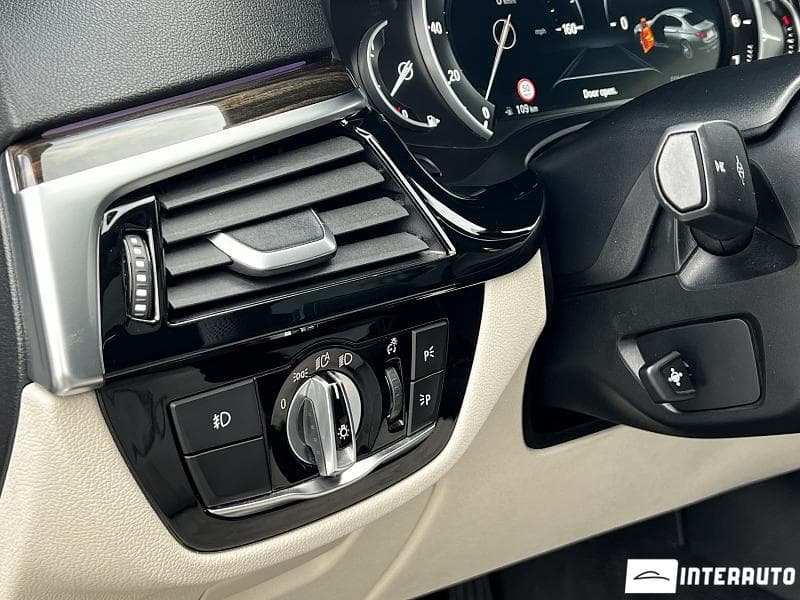 2018 BMW 540 — Miniatură 15