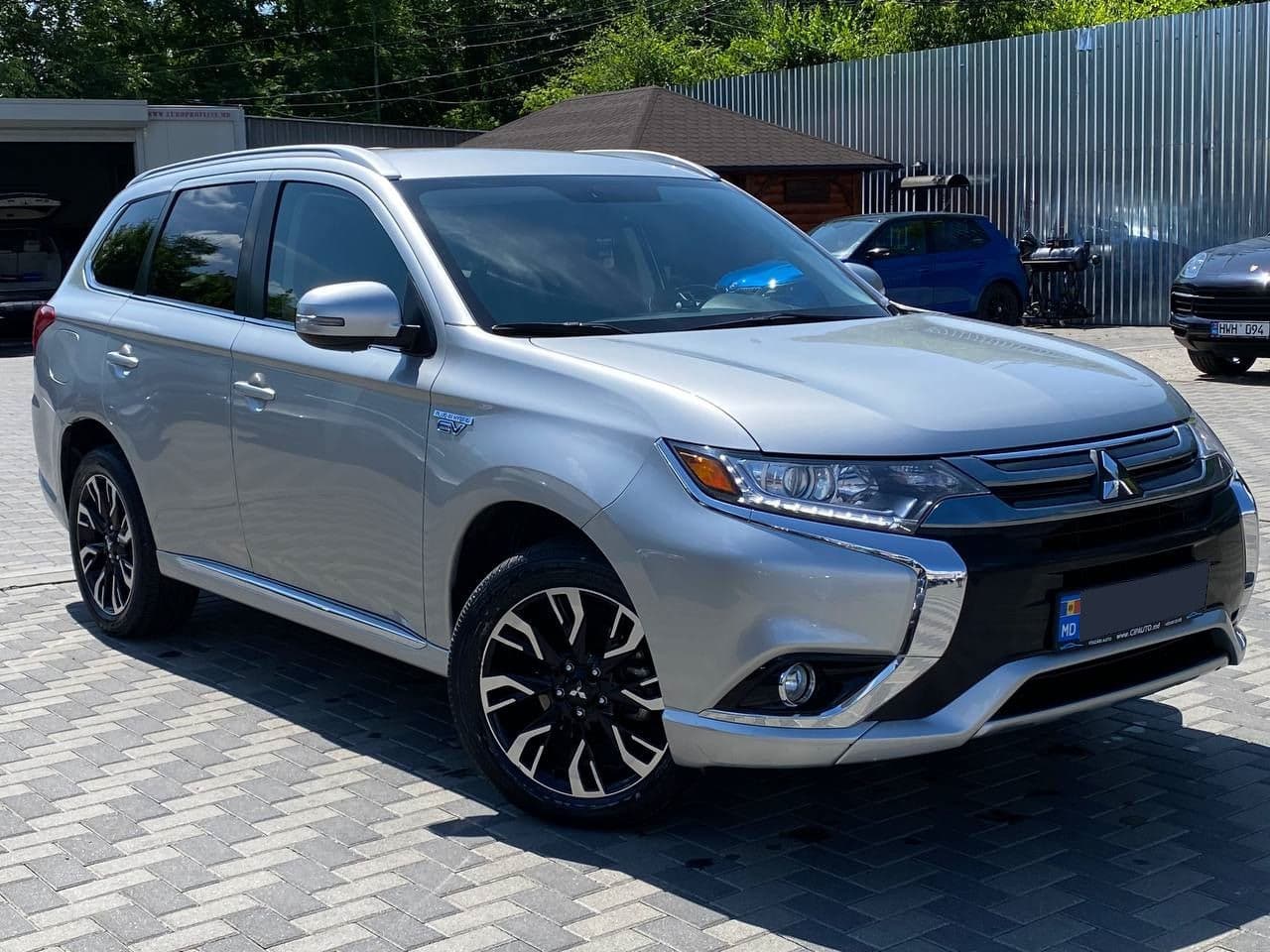 2018 Mitsubishi Outlander — Miniatură 3