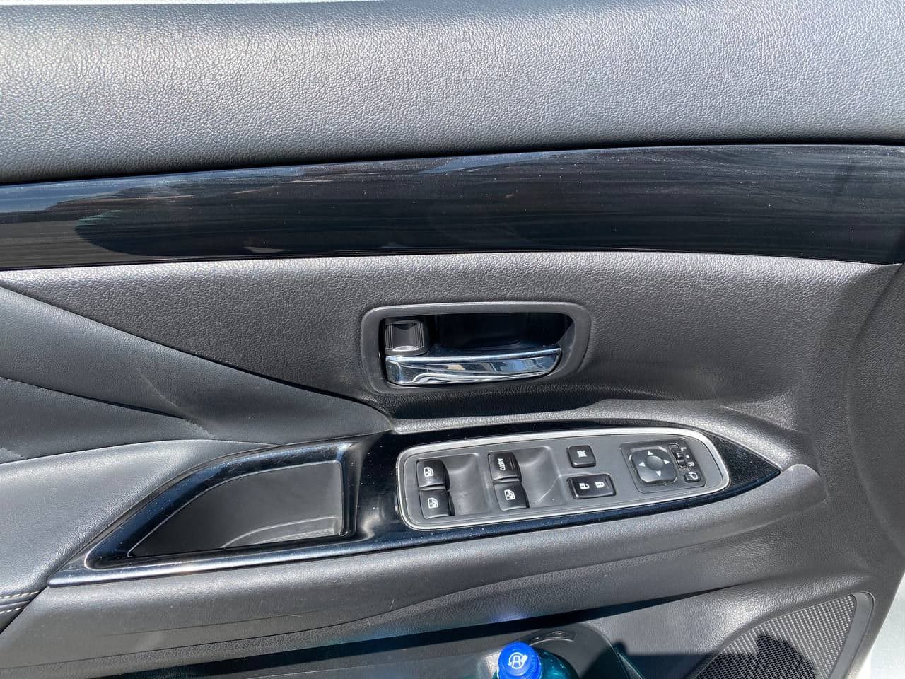 2018 Mitsubishi Outlander — Miniatură 6