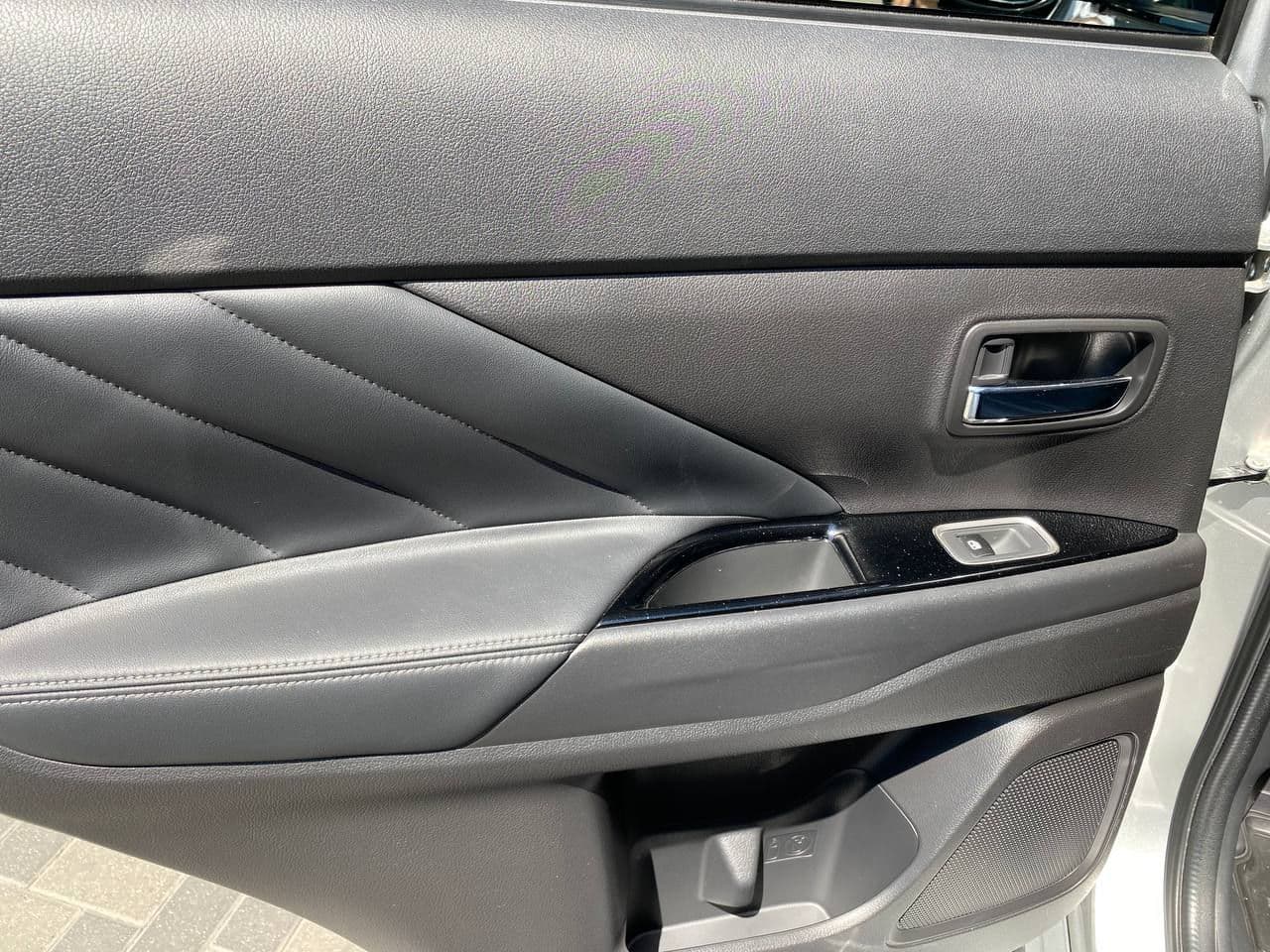 2018 Mitsubishi Outlander — Miniatură 16