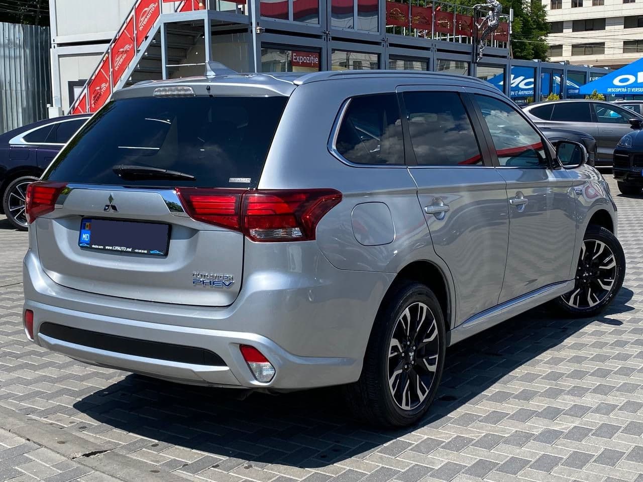 2018 Mitsubishi Outlander — Miniatură 4