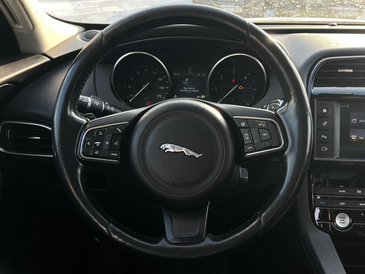 2016 Jaguar F-Pace — Miniatură 10