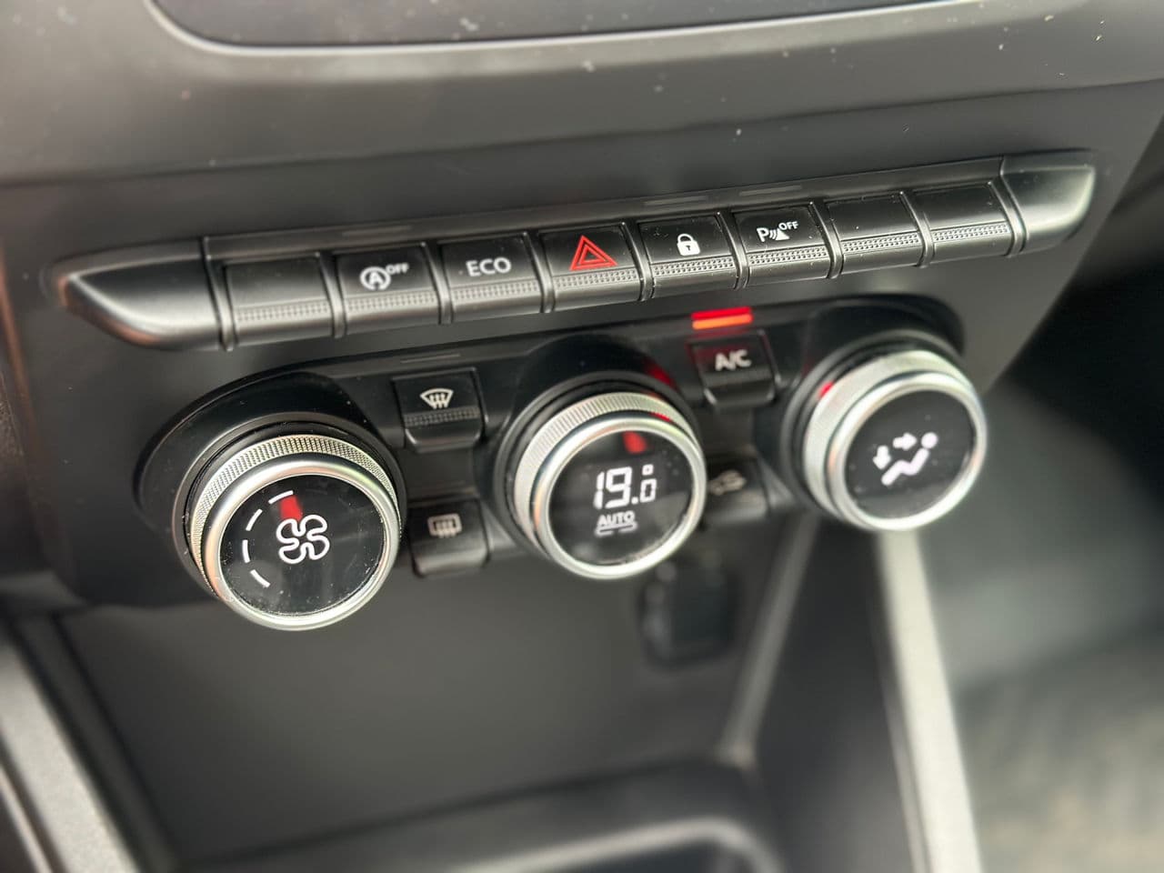 2019 Dacia Duster — Miniatură 13