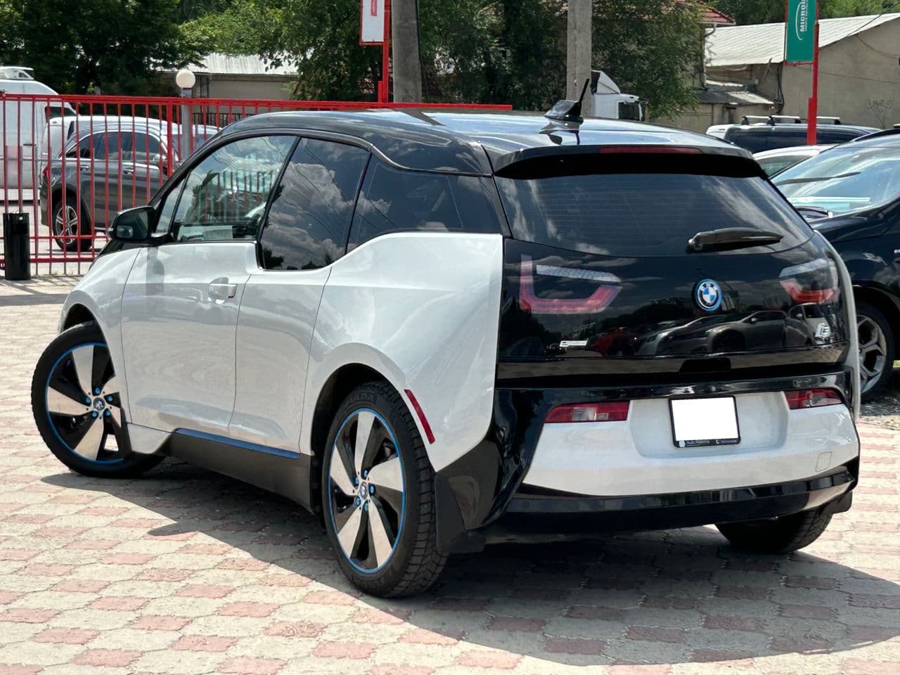 BMW i3 2016 — Миниатюра 2