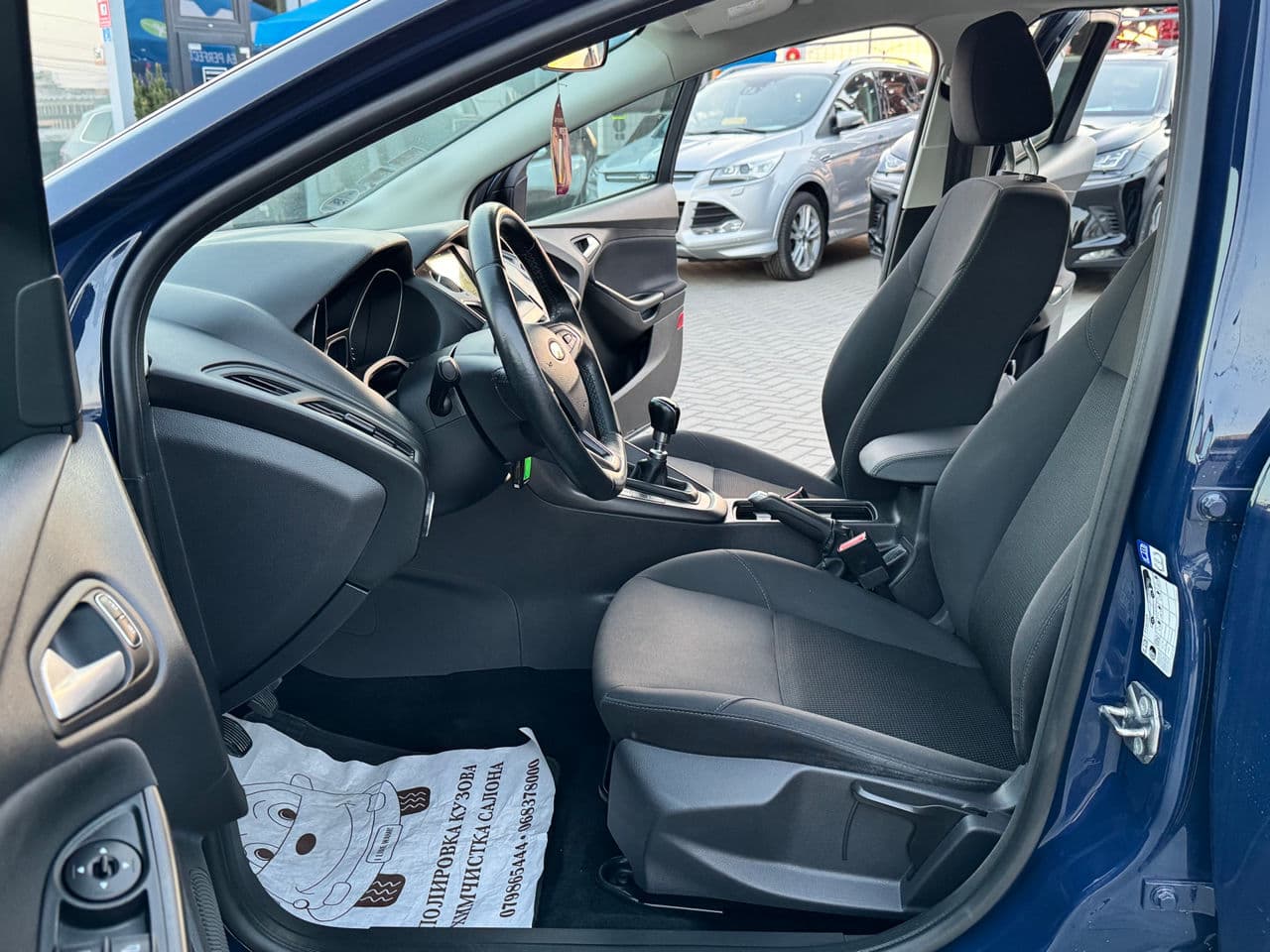 2017 Ford Focus — Miniatură 5