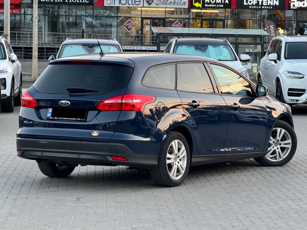 2017 Ford Focus — Miniatură 3