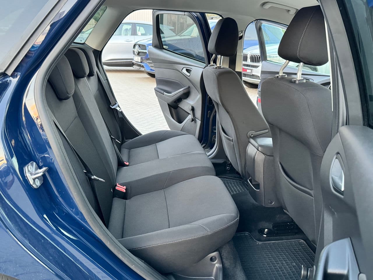 2017 Ford Focus — Miniatură 14