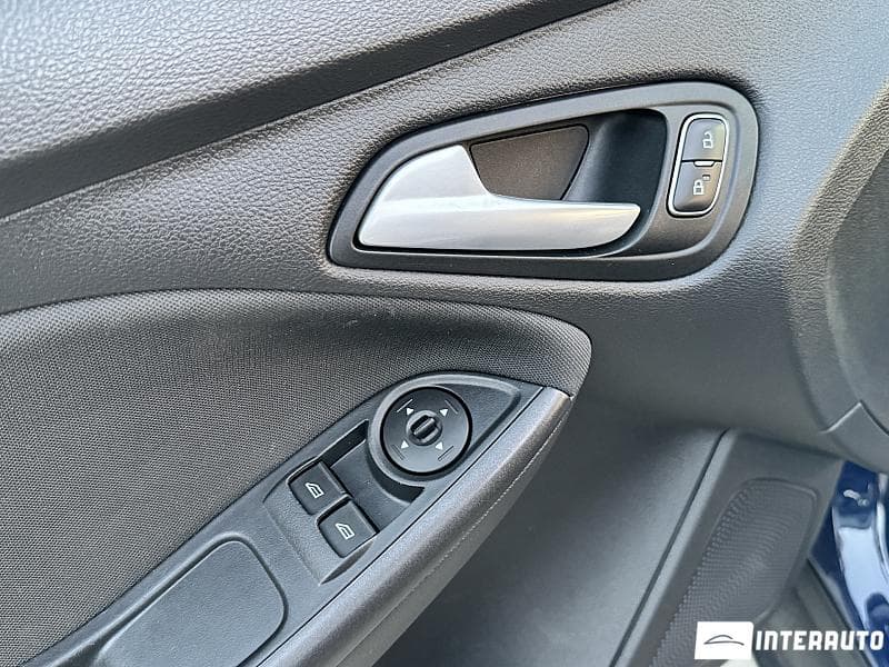 2017 Ford Focus — Miniatură 18