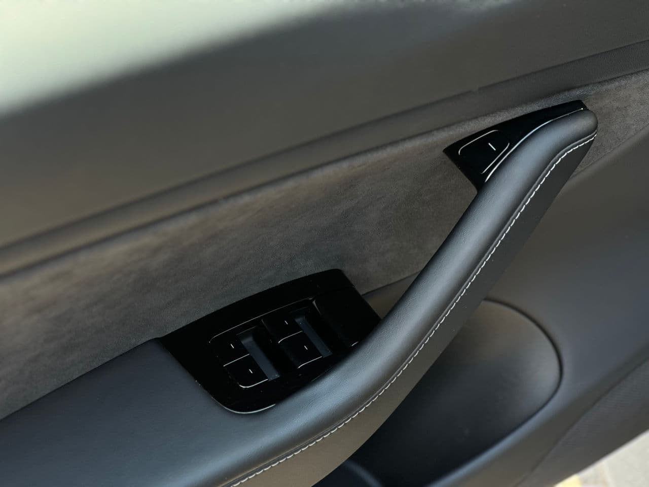 2018 Tesla Model 3 — Miniatură 5
