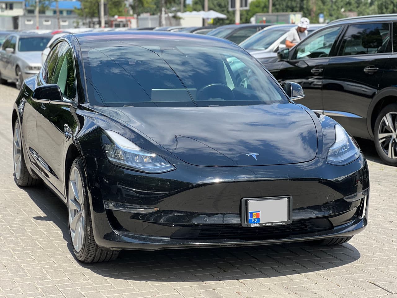 2018 Tesla Model 3 — Miniatură 3