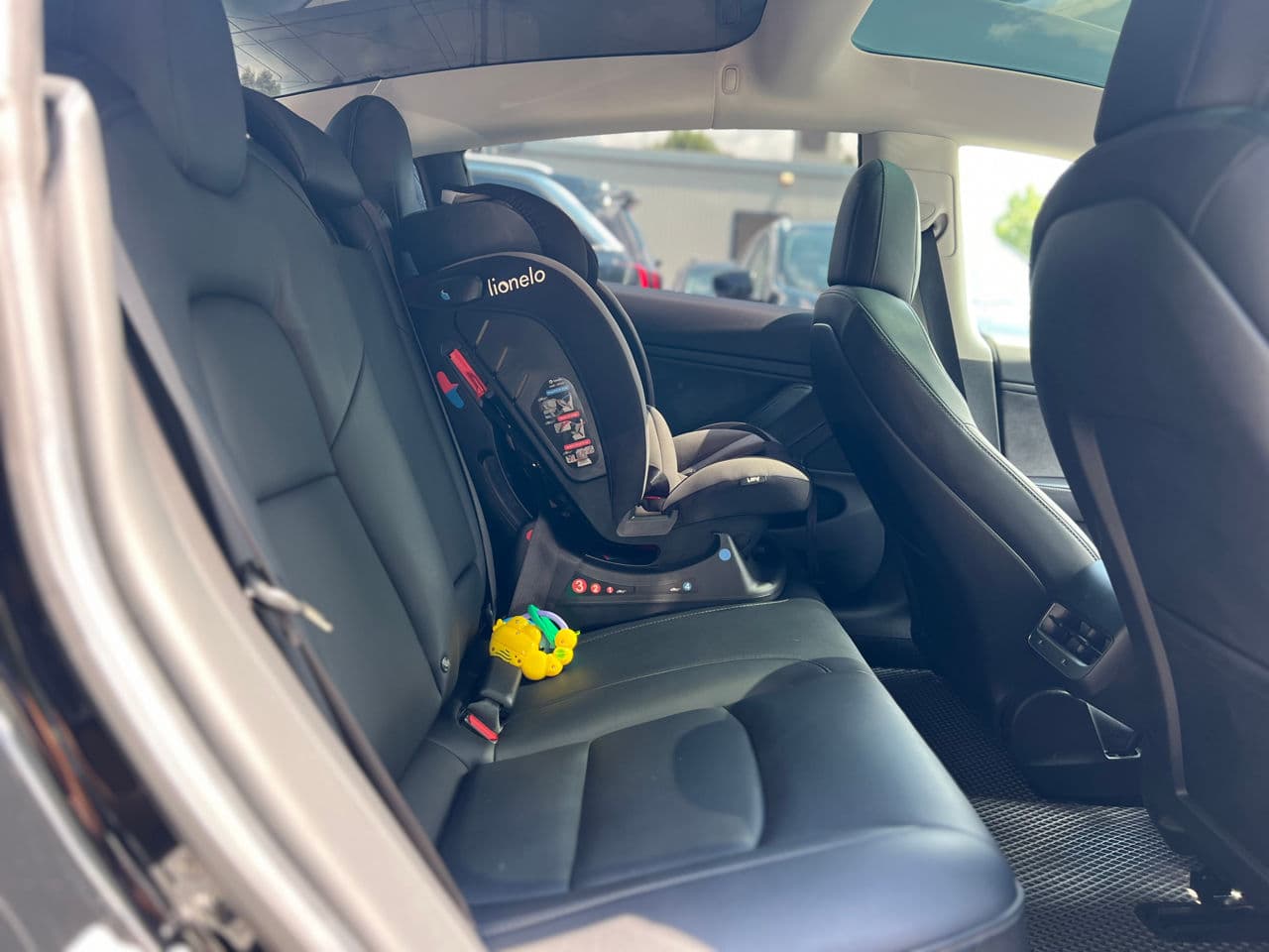 2018 Tesla Model 3 — Miniatură 13
