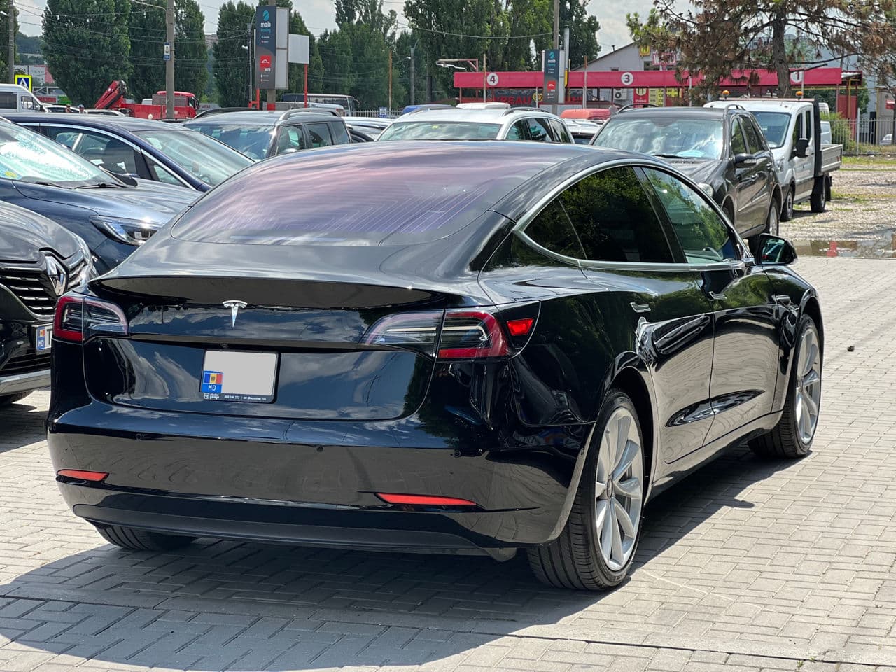 2018 Tesla Model 3 — Miniatură 2