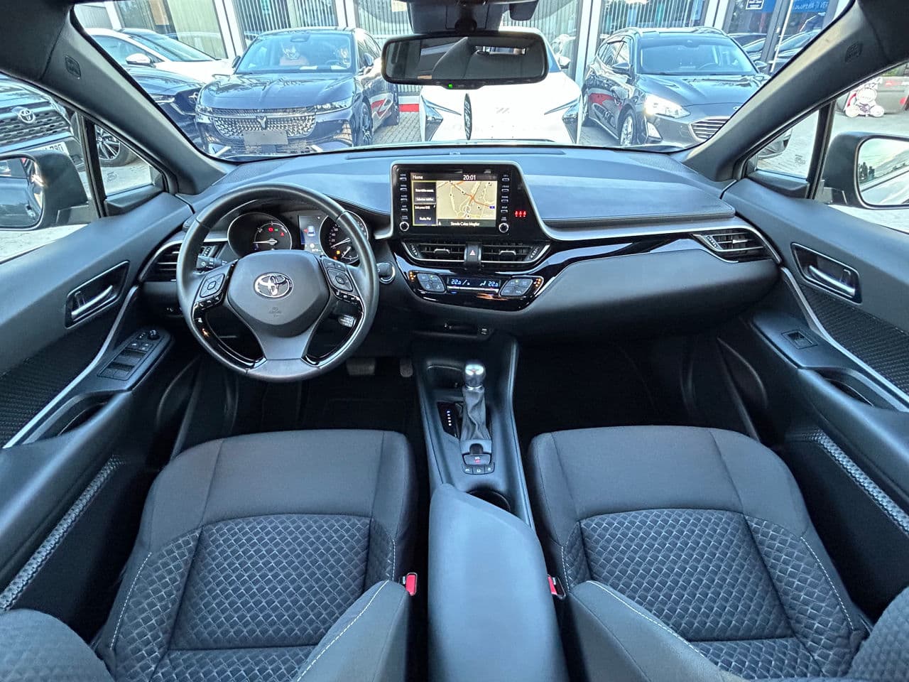2022 Toyota C-HR — Miniatură 9