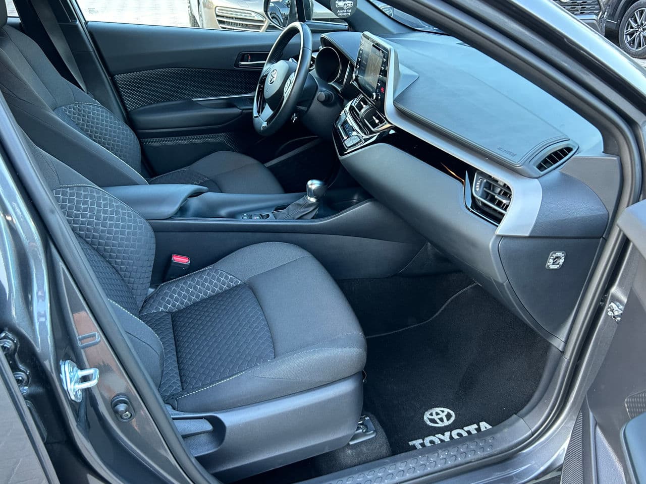 2022 Toyota C-HR — Miniatură 16