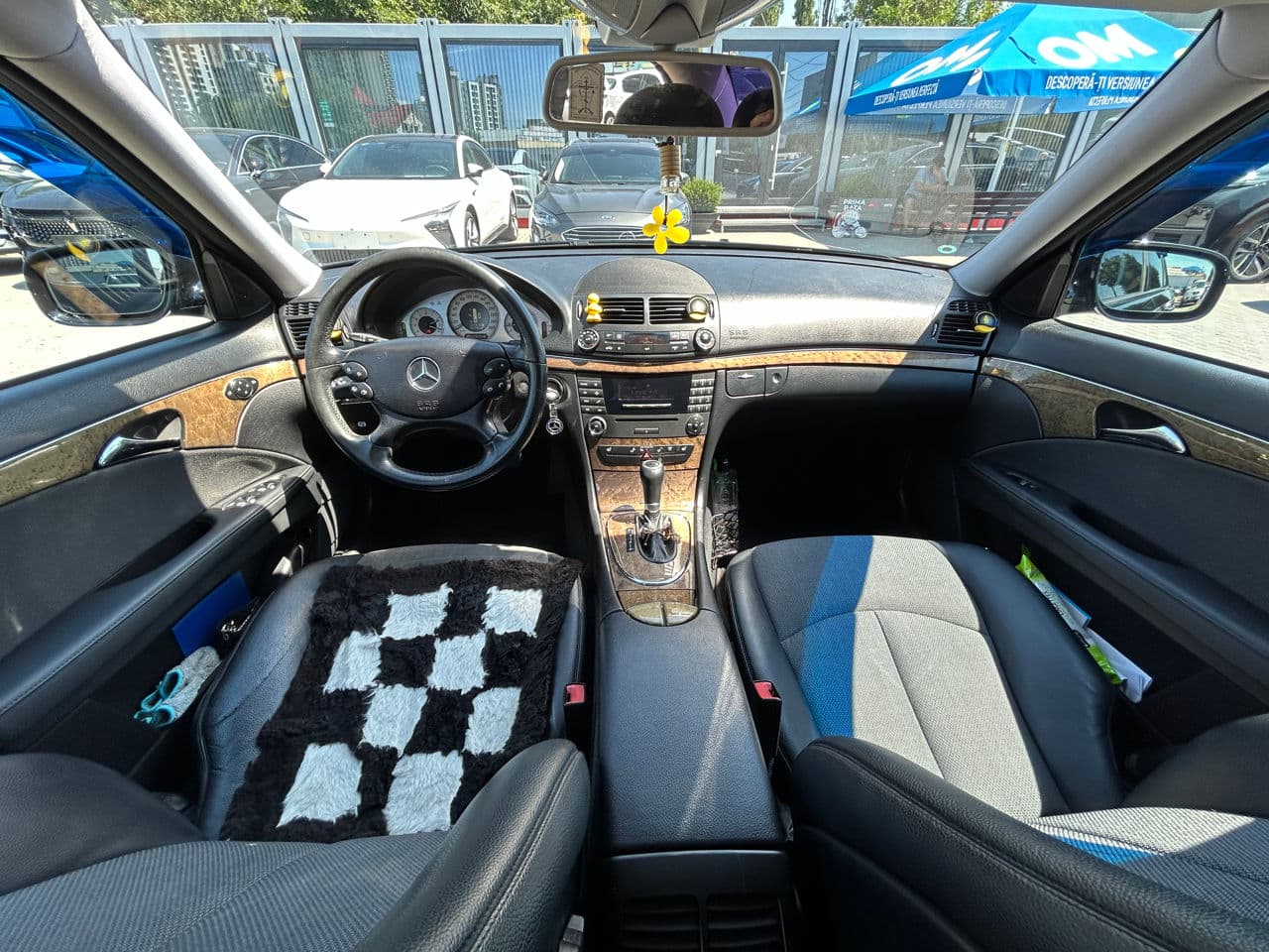 Mercedes E 200 2008 — Миниатюра 8