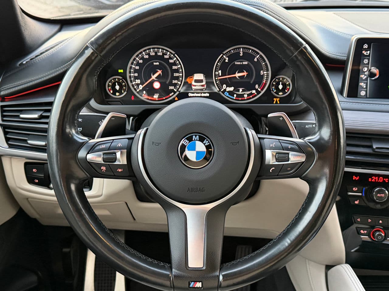2017 BMW X6 4.0D — Miniatură 13