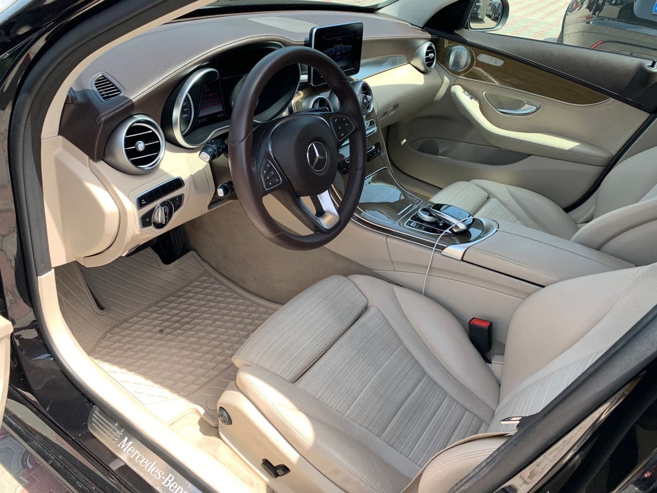 2015 Mercedes C 350e — Miniatură 6