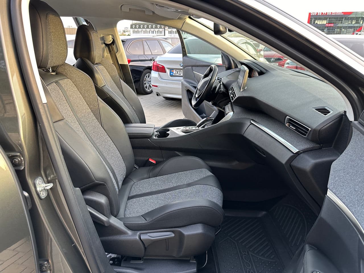 2018 Peugeot 3008 — Miniatură 8