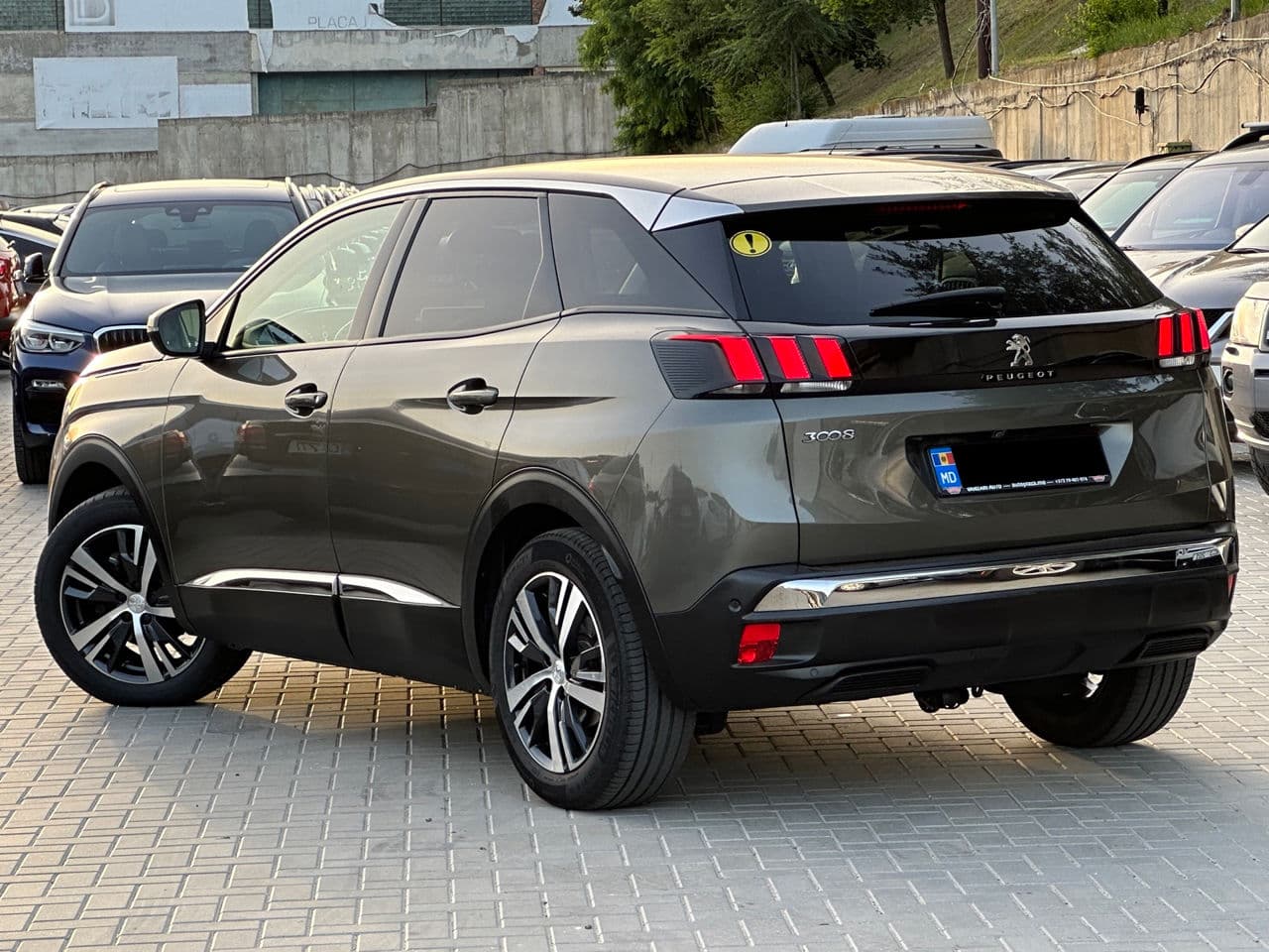 2018 Peugeot 3008 — Miniatură 2