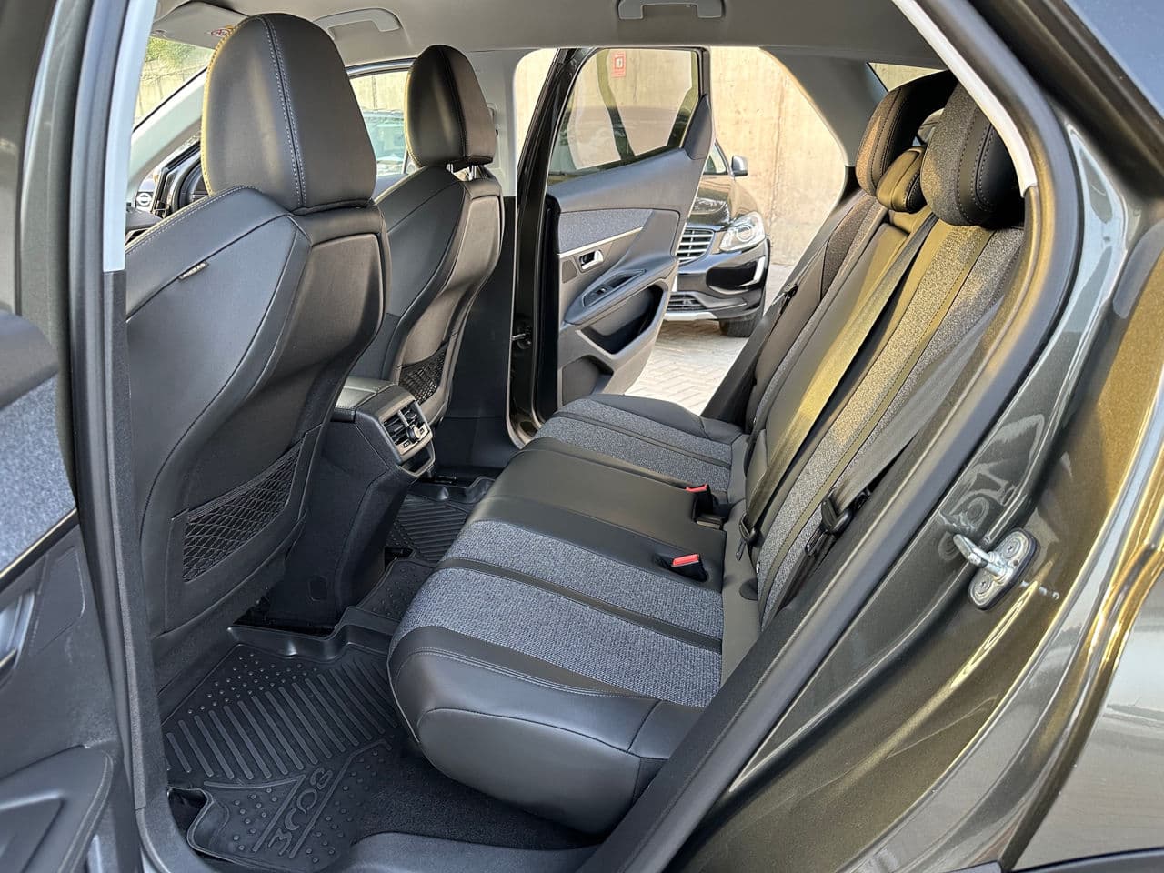 2018 Peugeot 3008 — Miniatură 6
