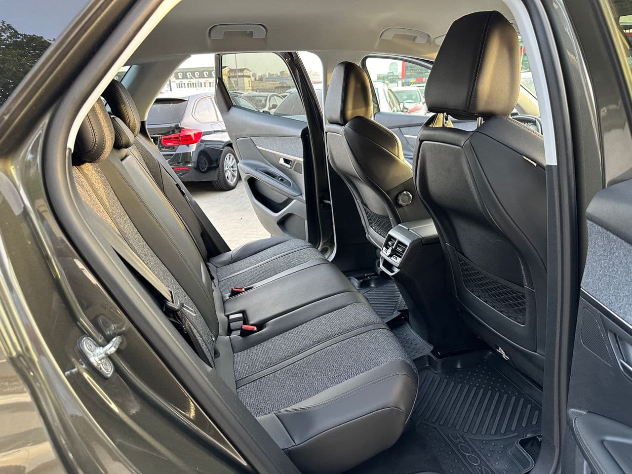 2018 Peugeot 3008 — Miniatură 7