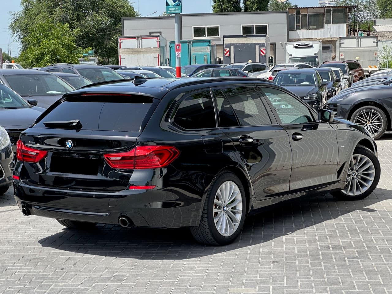 2018 BMW 520 — Miniatură 2
