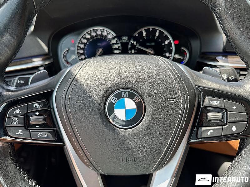 2018 BMW 520 — Miniatură 16