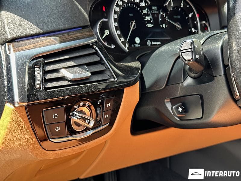 2018 BMW 520 — Miniatură 12