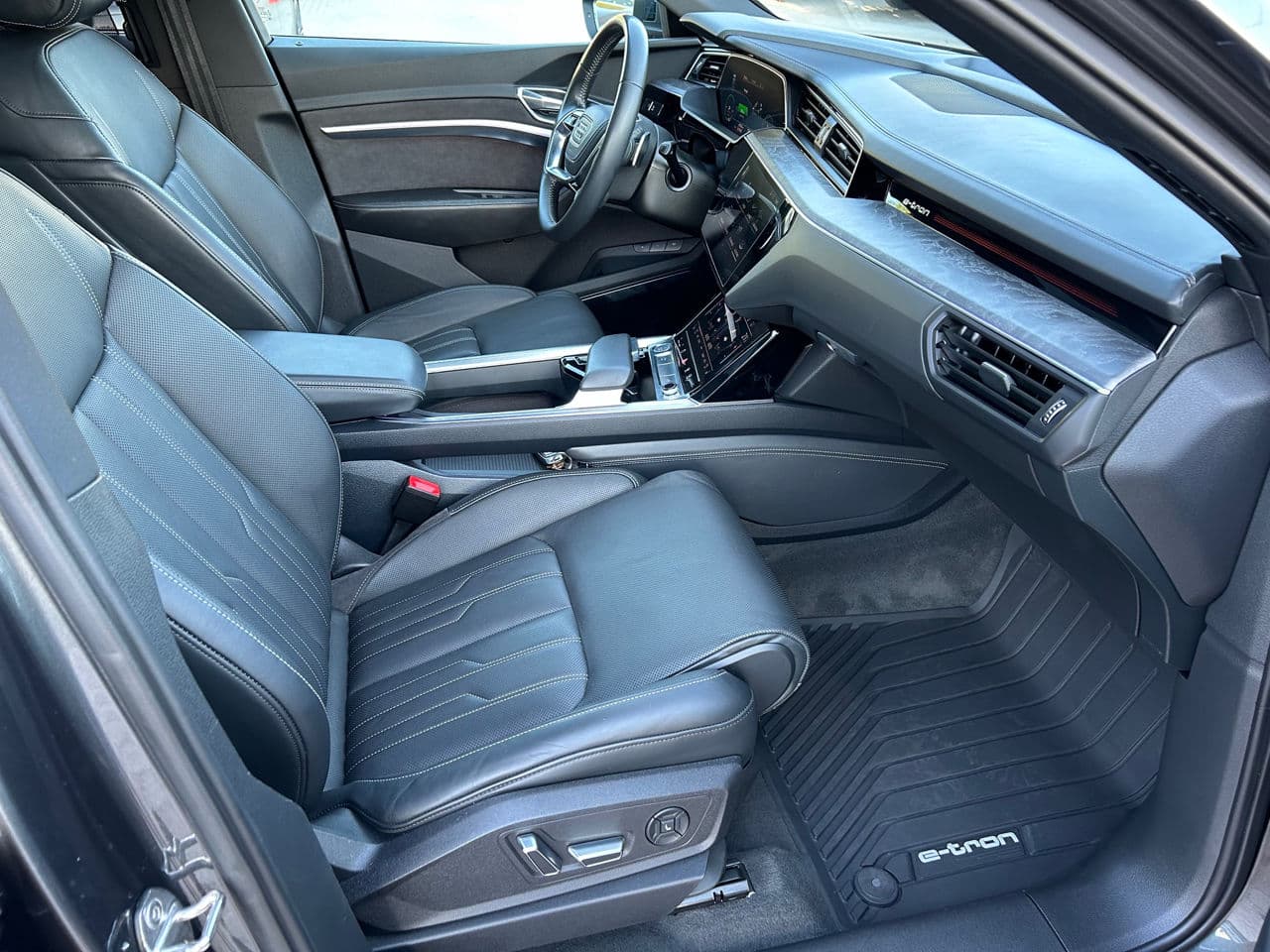 2019 Audi E-tron — Miniatură 18